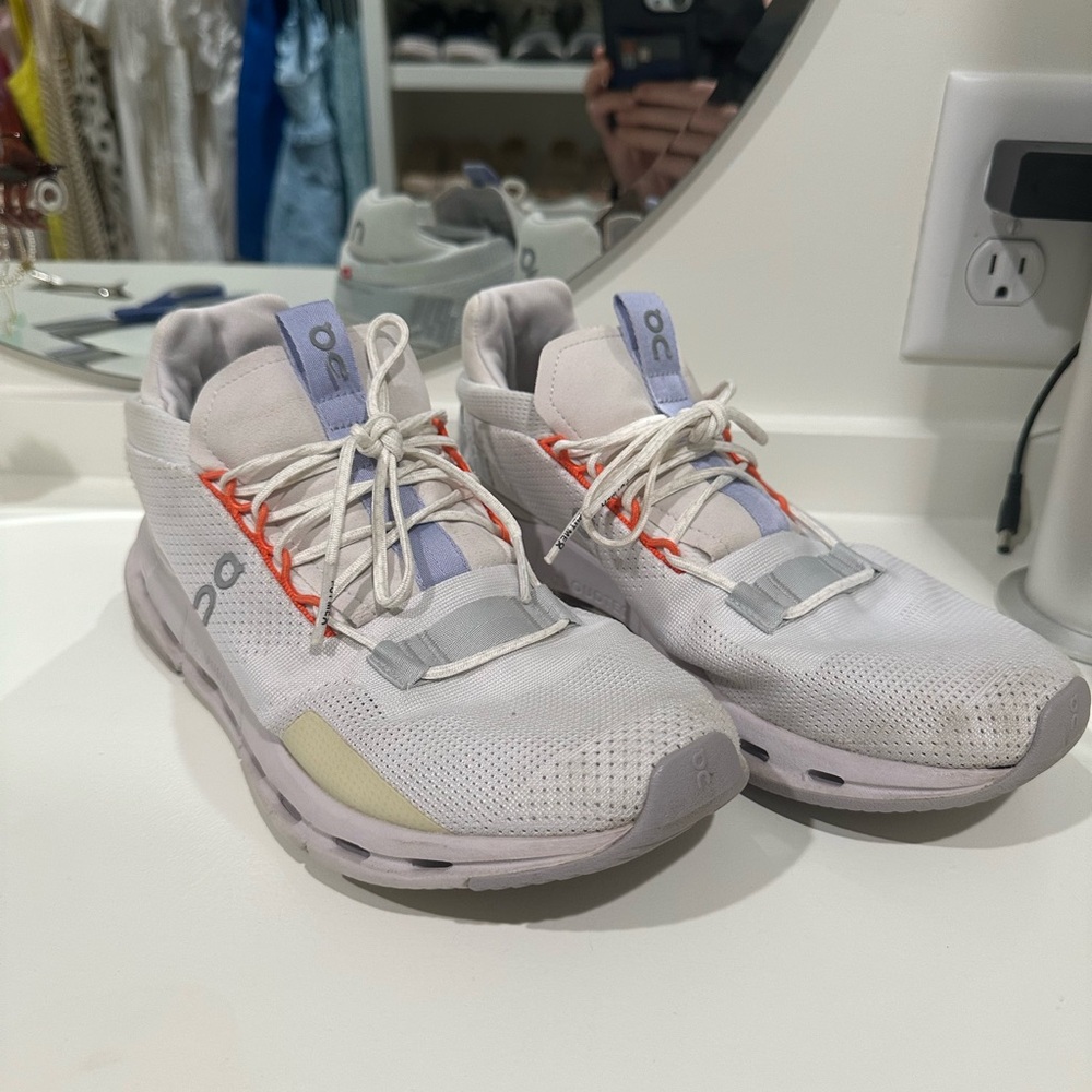 On clouds! Great condition! Size 9.5!